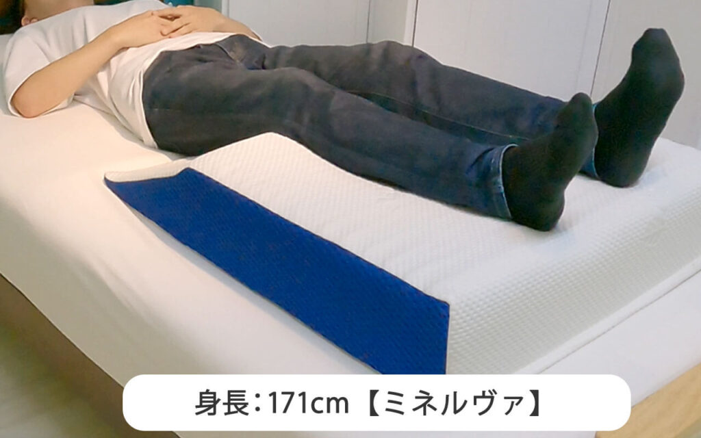 ミネルヴァに足を乗せるR君