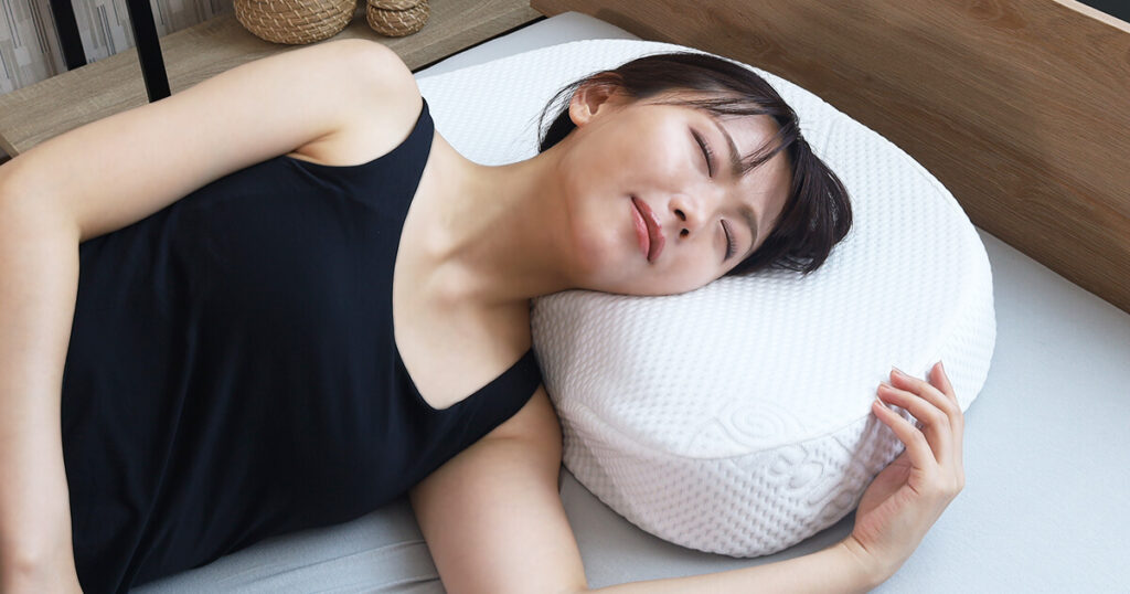 枕の理想の高さとは？自分に合う高さの枕を選ぶ重要性と選び方のポイントをご紹介